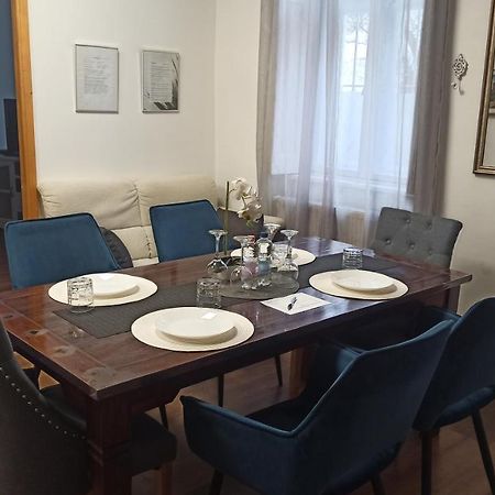 Váralja Apartman Tata Esterno foto