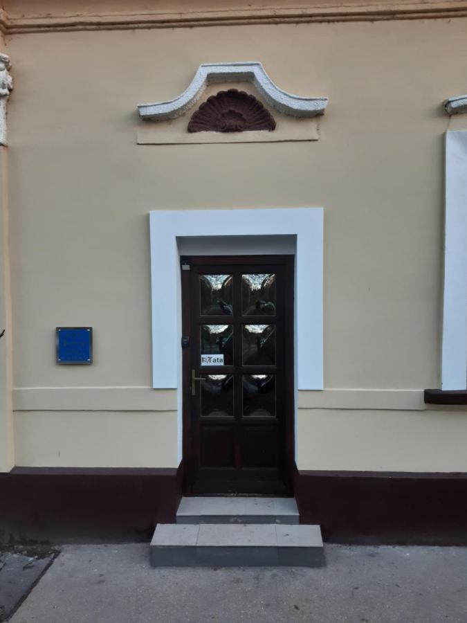 Váralja Apartman Tata Esterno foto